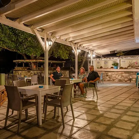 Gelli Aparthotel Ampavris