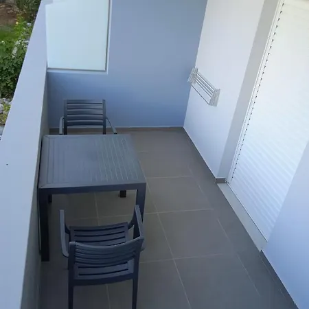 Gelli Apartahotel Ampavris