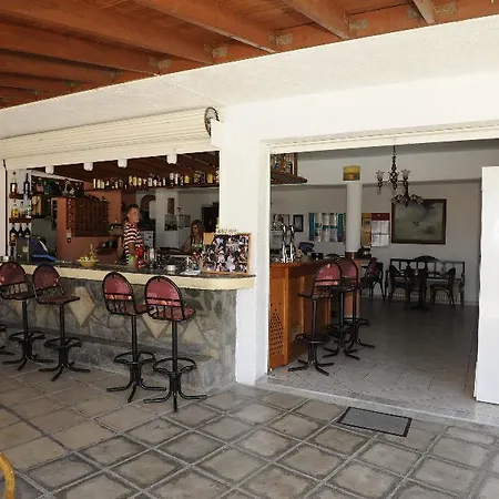 Gelli Apartahotel Ampavris